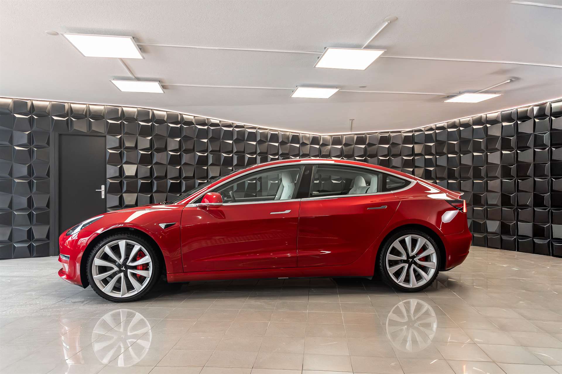 TESLA Model 3 Performance Dual Motor AWD-image-1