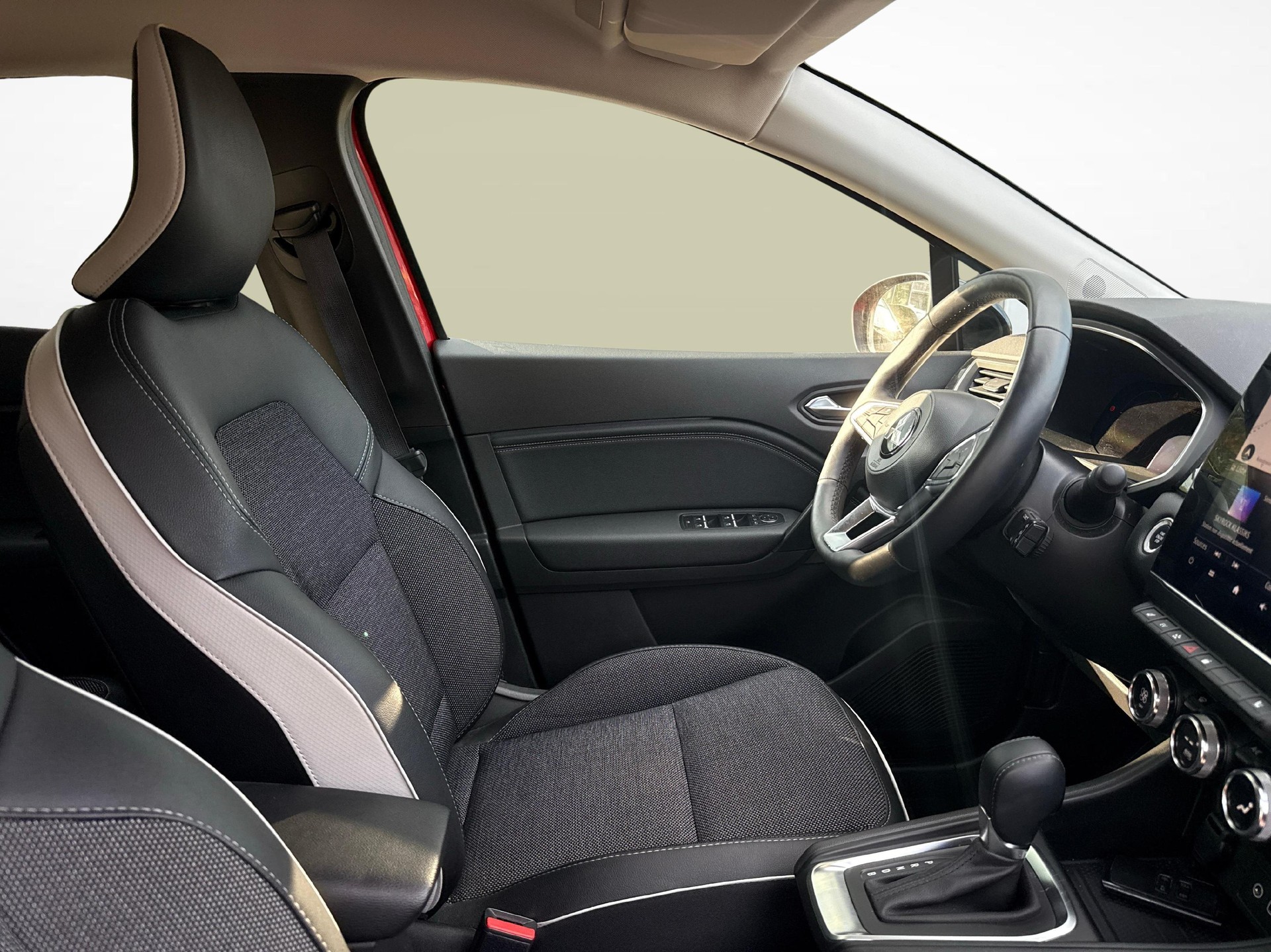 MITSUBISHI ASX 1.6 HEV Intense-image-9