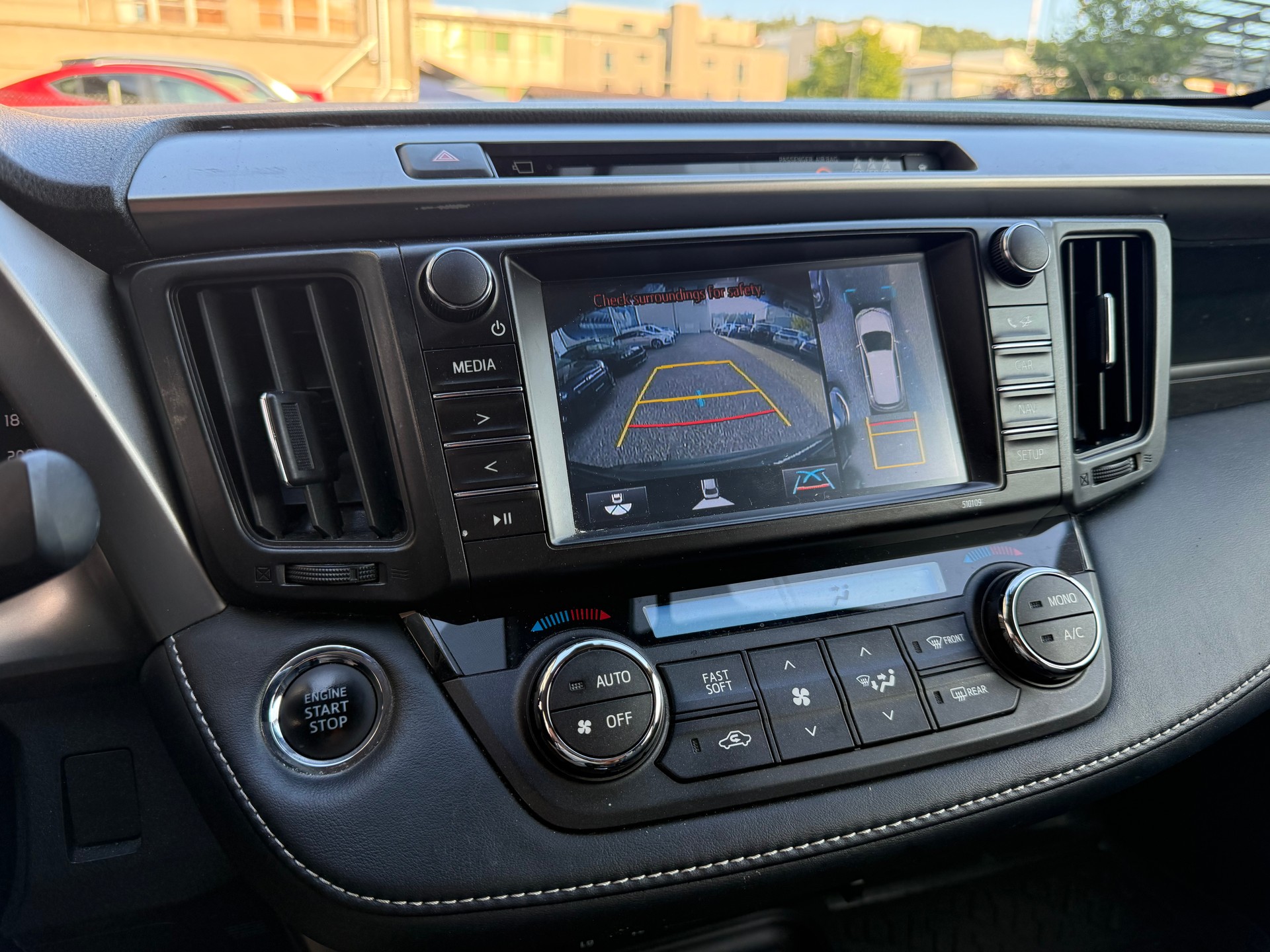TOYOTA RAV-4 2.0 Premium-image-12