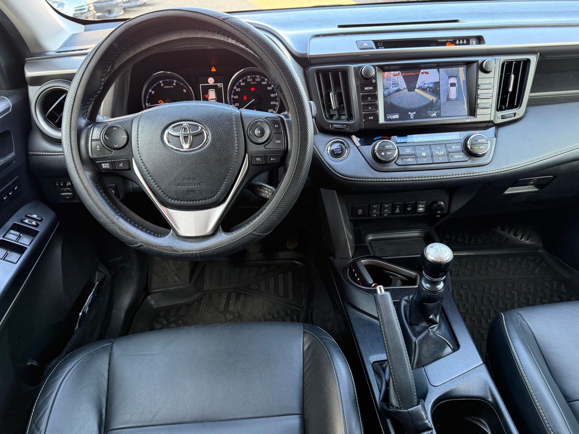 TOYOTA RAV-4 2.0 Premium-image-13