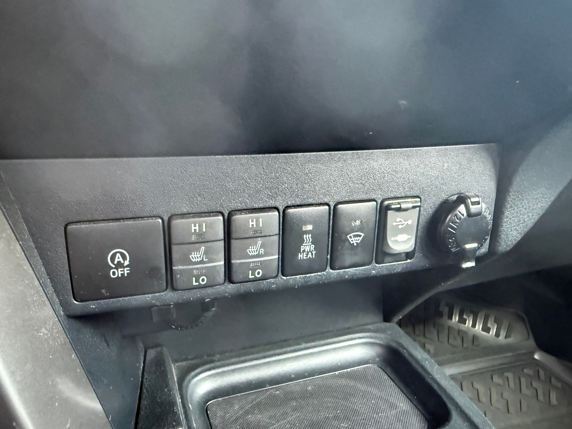 TOYOTA RAV-4 2.0 Premium-image-9