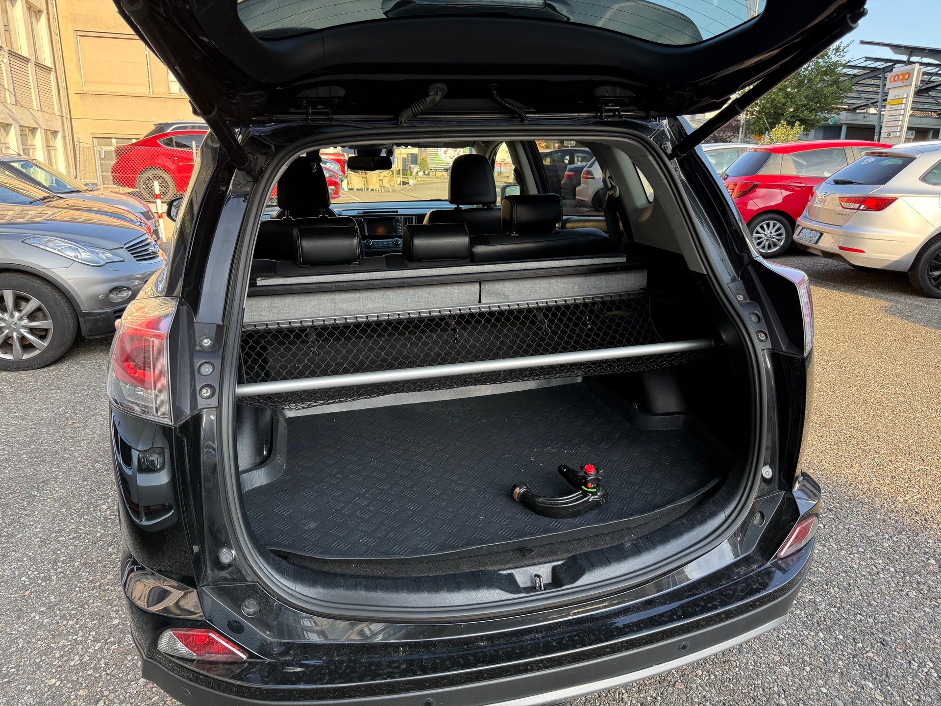 TOYOTA RAV-4 2.0 Premium-image-8