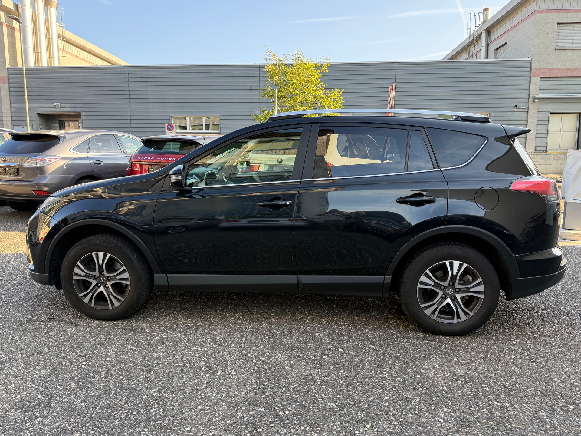 TOYOTA RAV-4 2.0 Premium-image-2