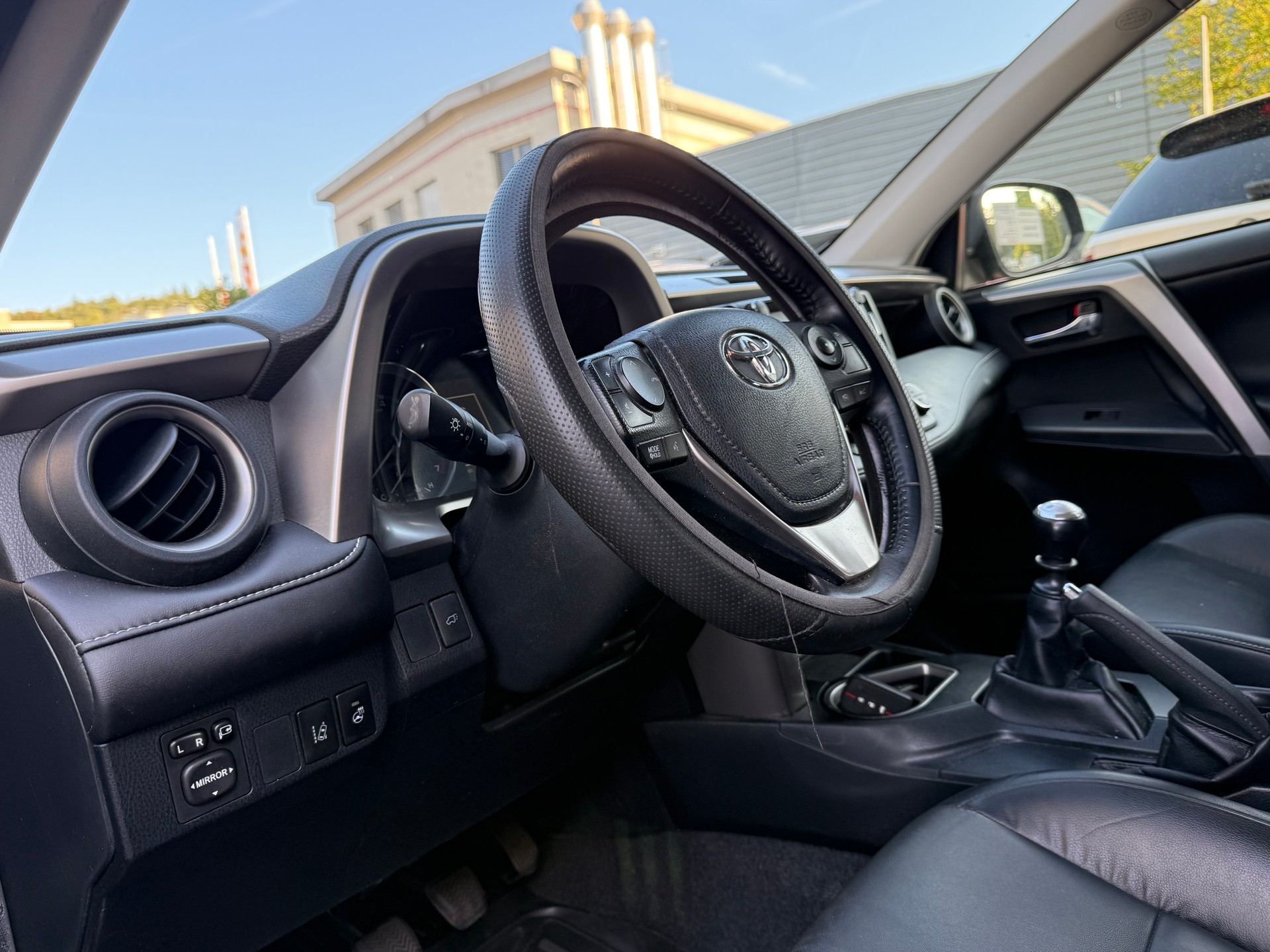 TOYOTA RAV-4 2.0 Premium-image-7