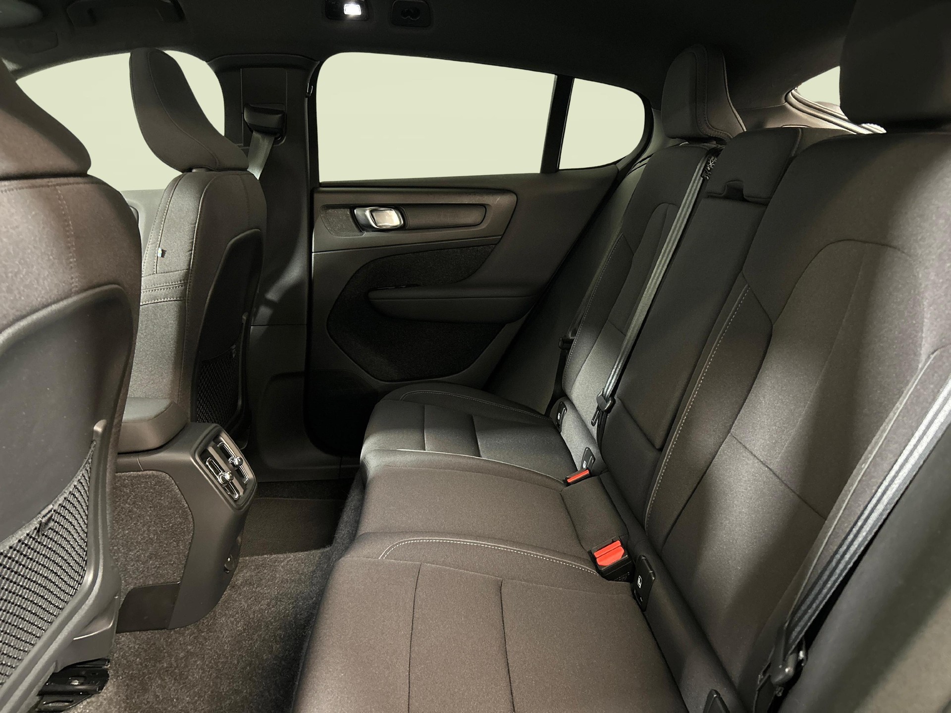 VOLVO C40 P6 Recharge Core-image-4