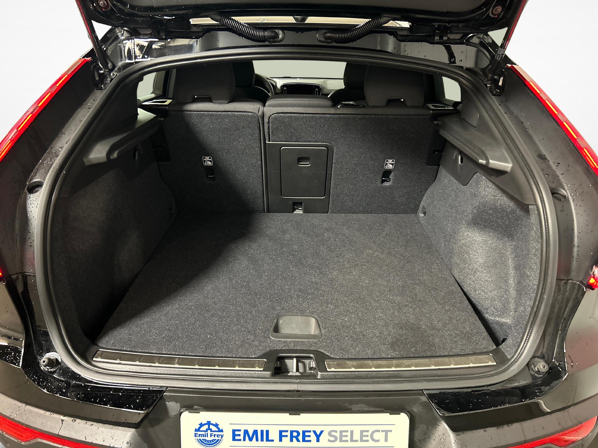 VOLVO C40 P6 Recharge Core-image-12
