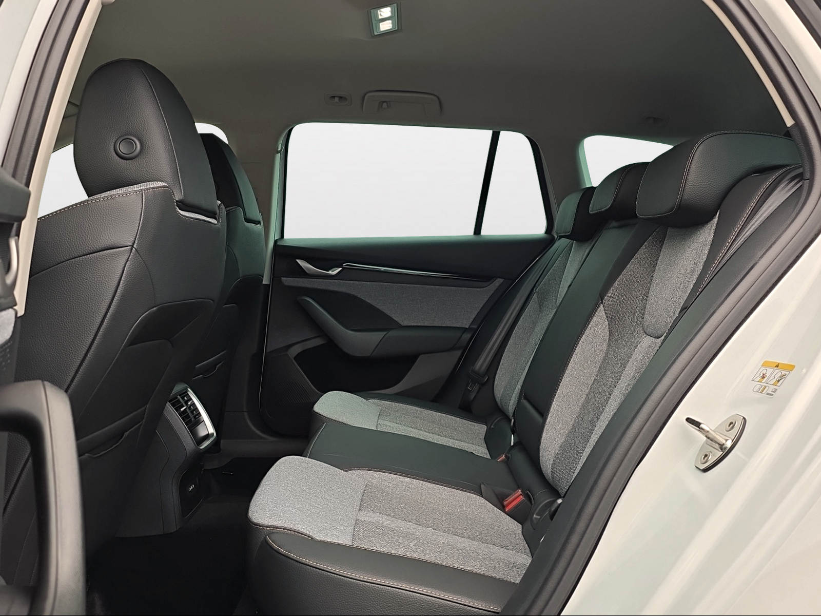 SKODA Octavia Combi 2.0 TSI DSG Selection 4x4-image-10