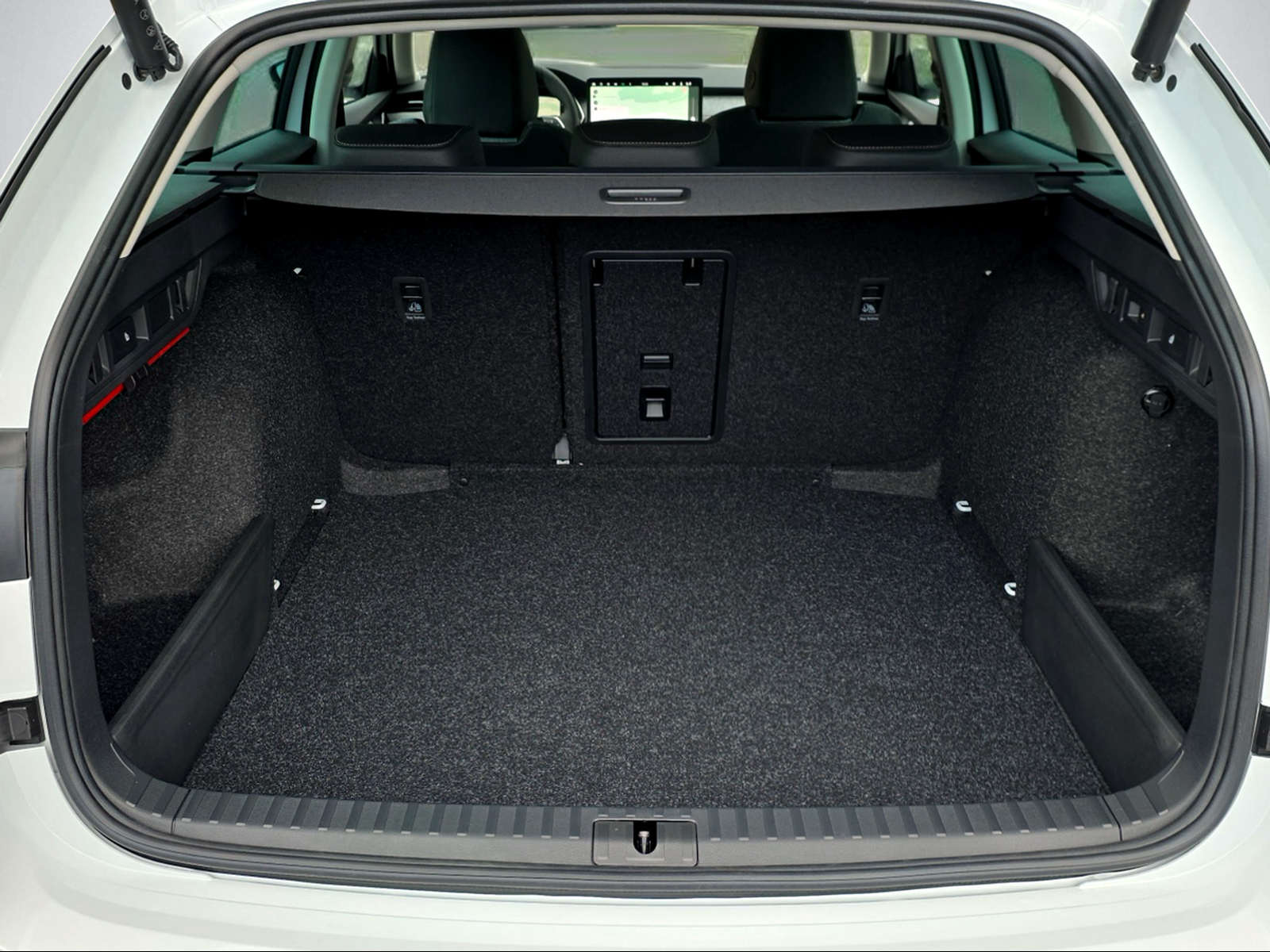SKODA Octavia Combi 2.0 TSI DSG Selection 4x4-image-11