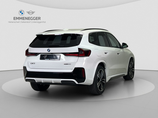 BMW iX1 eDrive 20 Ed. M Sport-image-4