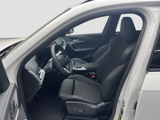 BMW iX1 eDrive 20 Ed. M Sport-image-8