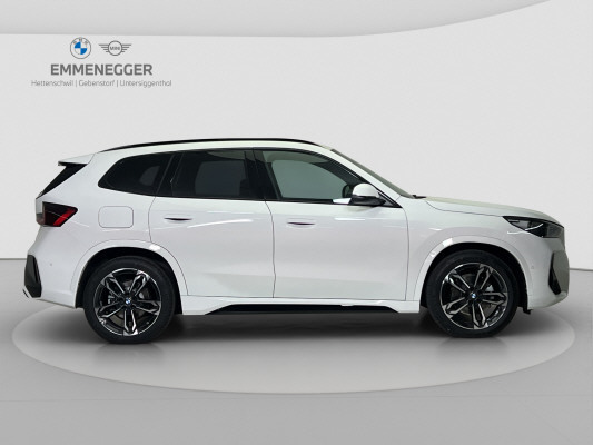 BMW iX1 eDrive 20 Ed. M Sport-image-5