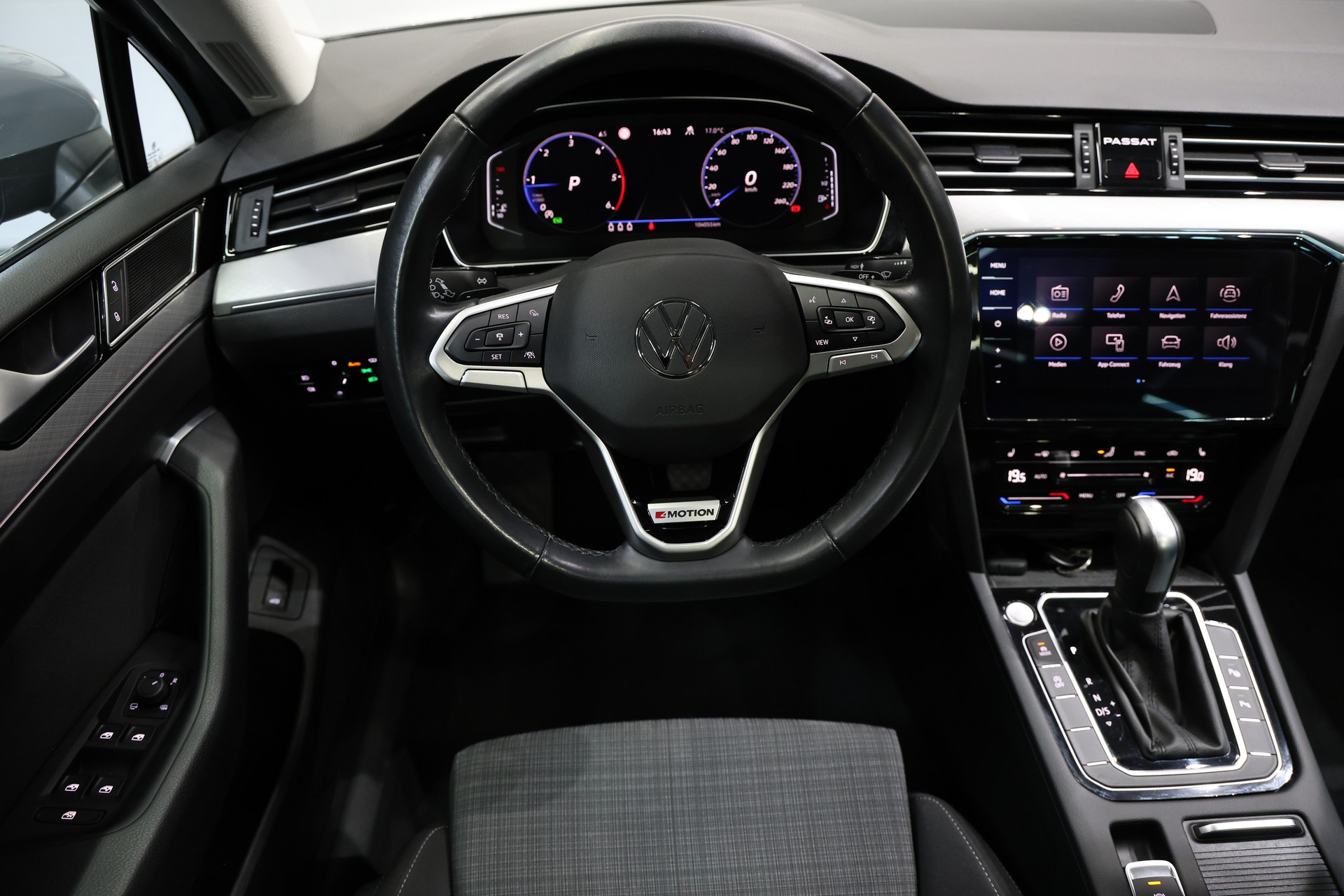 VW Passat 2.0 TDI BMT Business 200PS 4Motion DSG-image-16