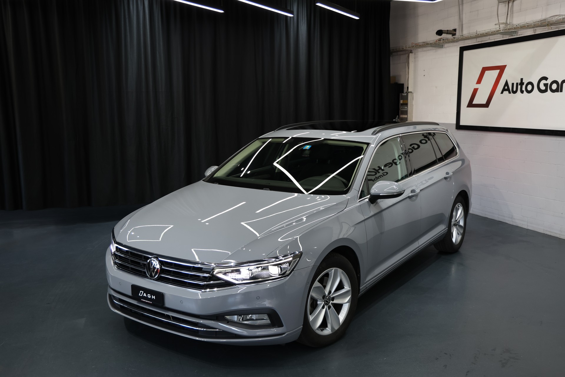 VW Passat 2.0 TDI BMT Business 200PS 4Motion DSG-image-2