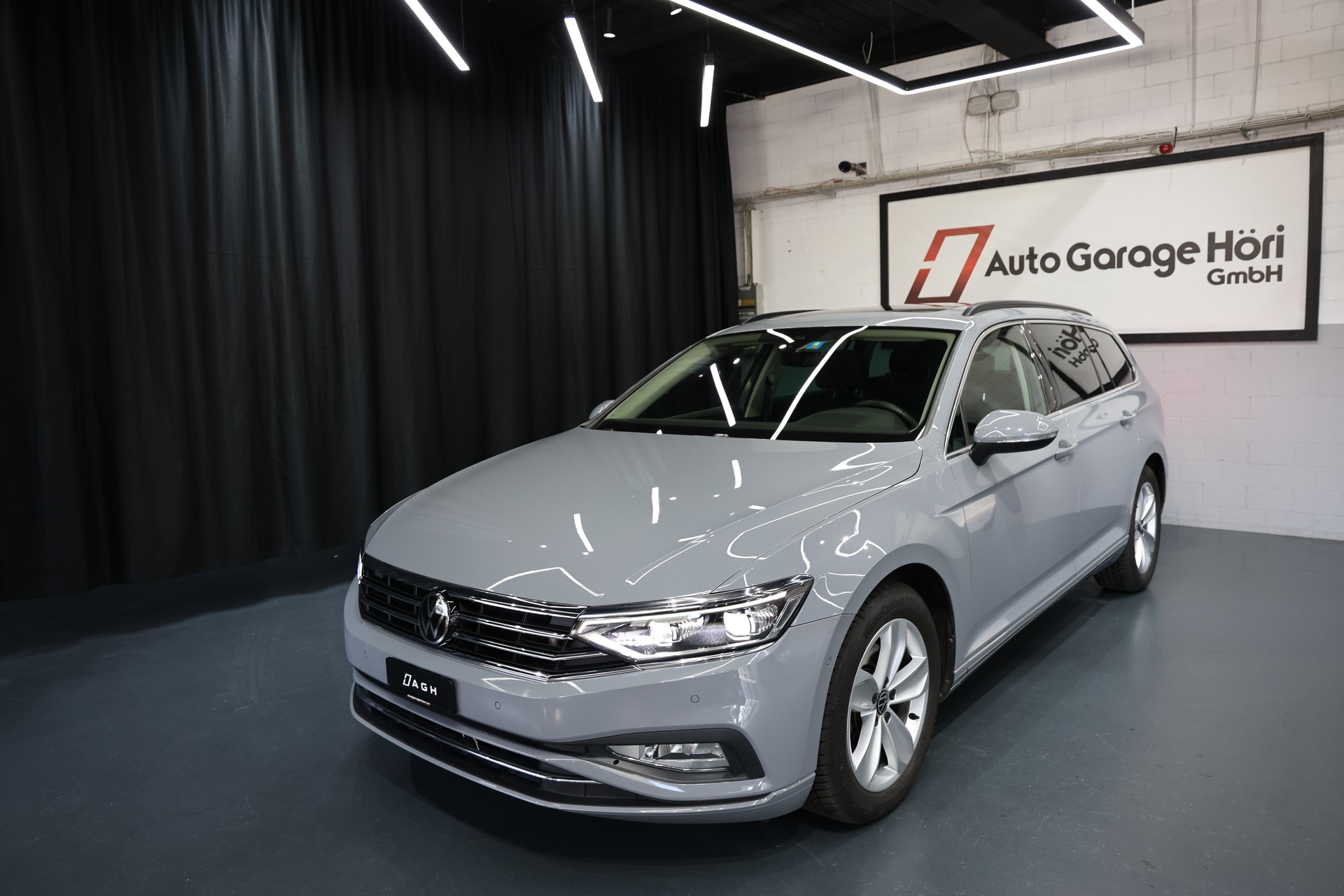 VW Passat 2.0 TDI BMT Business 200PS 4Motion DSG-image-8