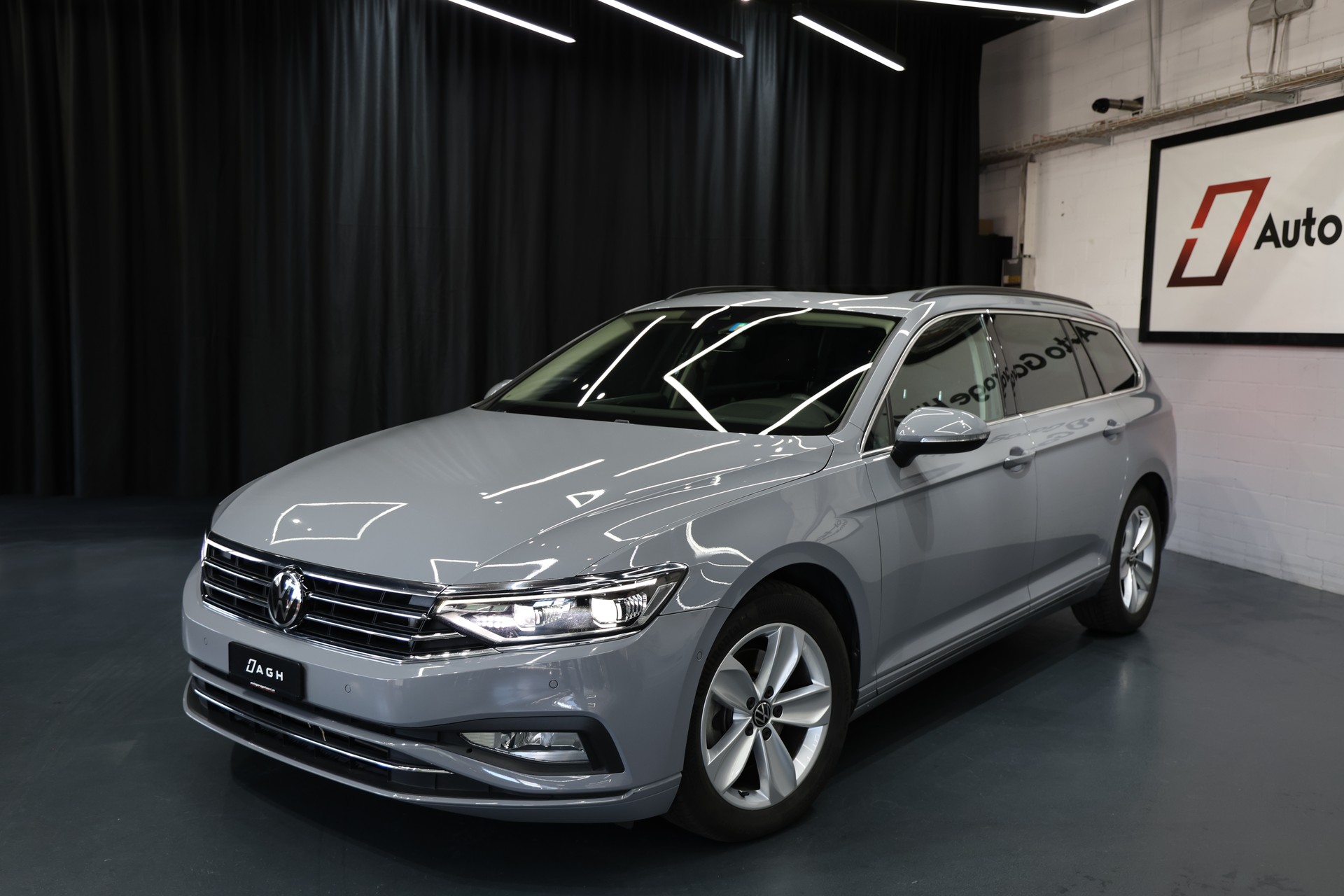 VW Passat 2.0 TDI BMT Business 200PS 4Motion DSG-image-1