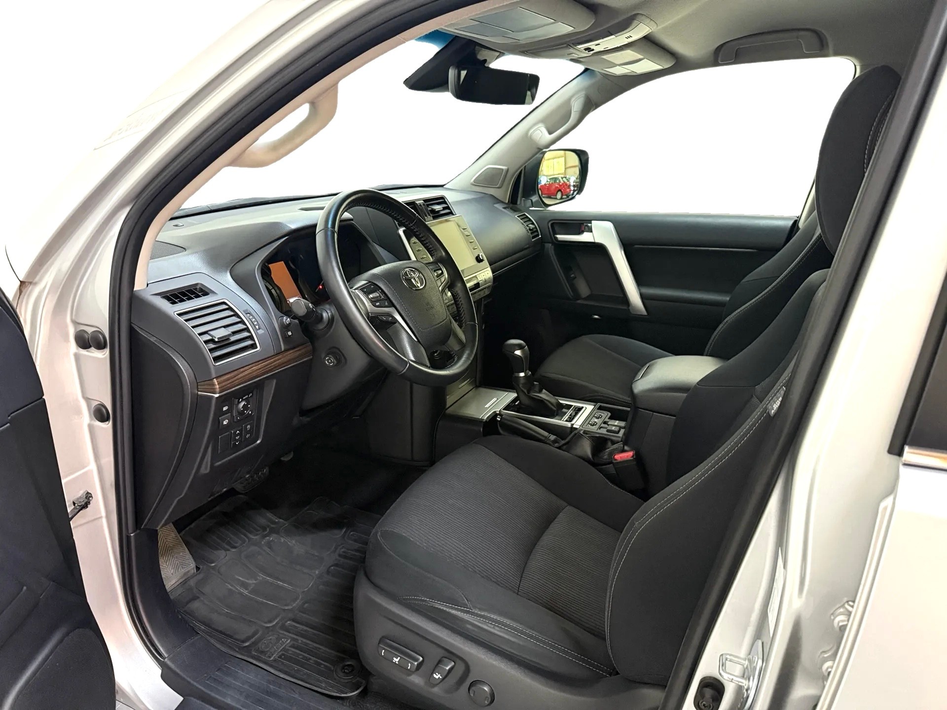 TOYOTA Land Cruiser 2.8TD Style Automat-image-11