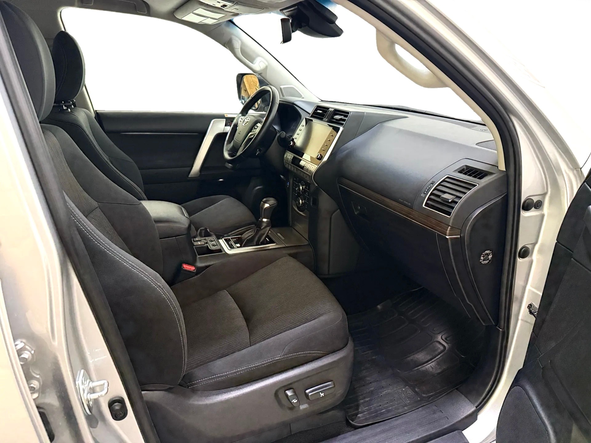 TOYOTA Land Cruiser 2.8TD Style Automat-image-7