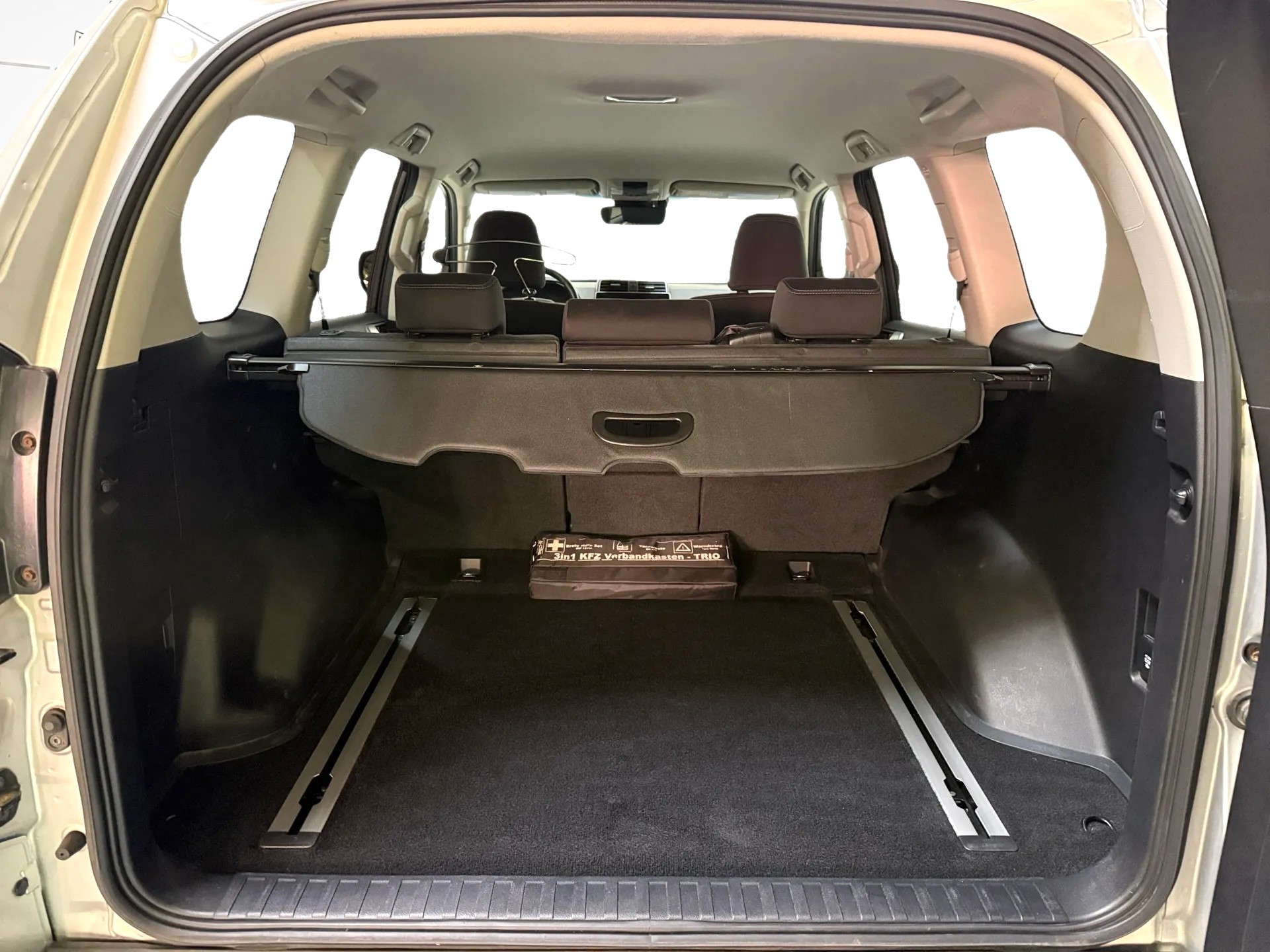 TOYOTA Land Cruiser 2.8TD Style Automat-image-9