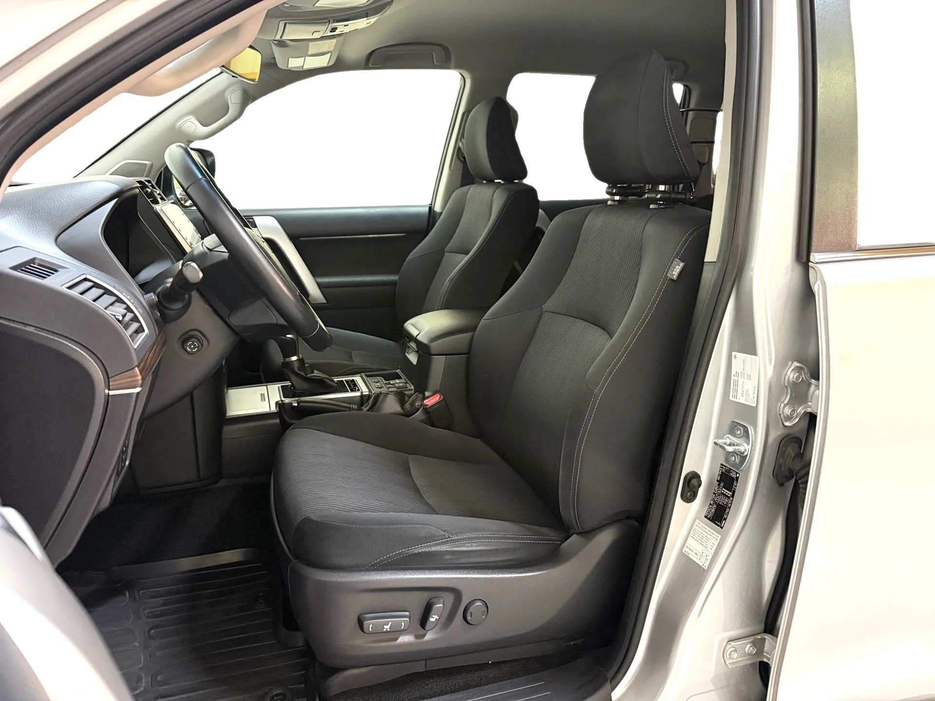 TOYOTA Land Cruiser 2.8TD Style Automat-image-12