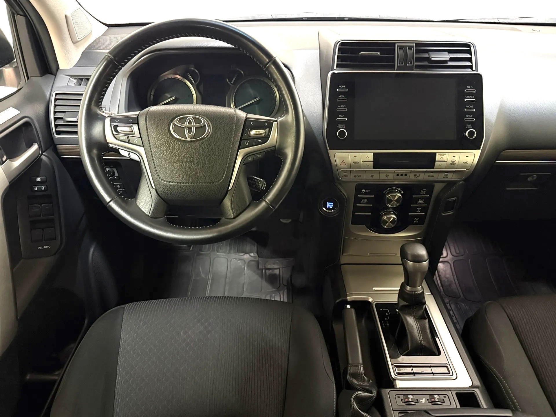 TOYOTA Land Cruiser 2.8TD Style Automat-image-14