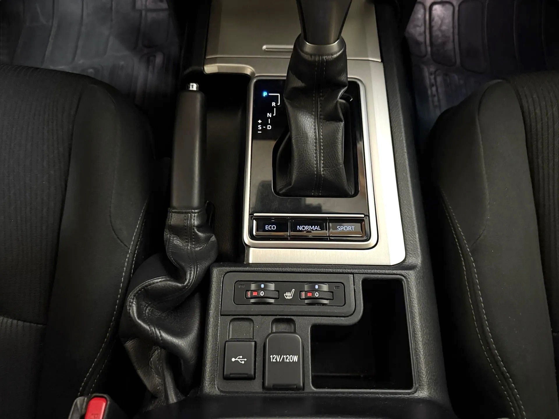 TOYOTA Land Cruiser 2.8TD Style Automat-image-16