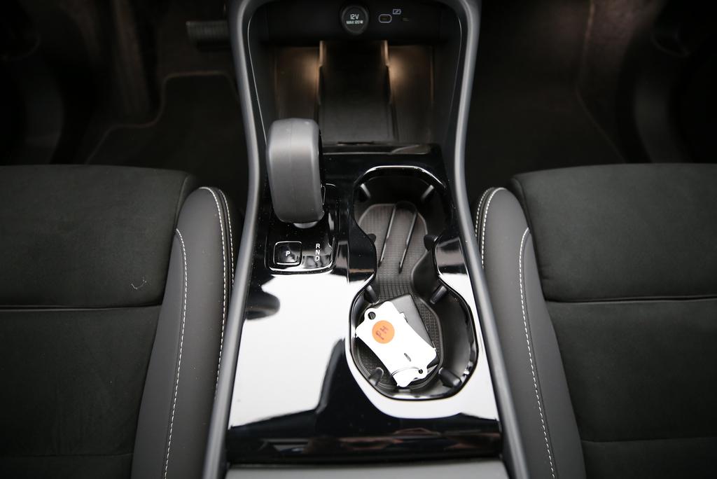VOLVO EX40 Twin Black Edition AWD-image-8