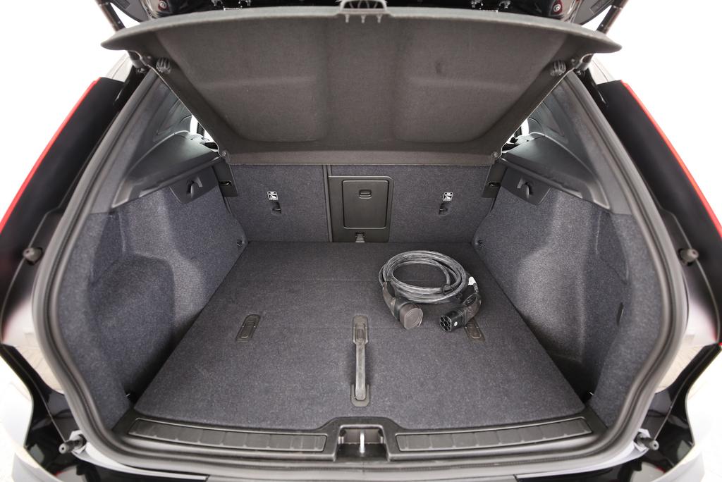 VOLVO EX40 Twin Black Edition AWD-image-14