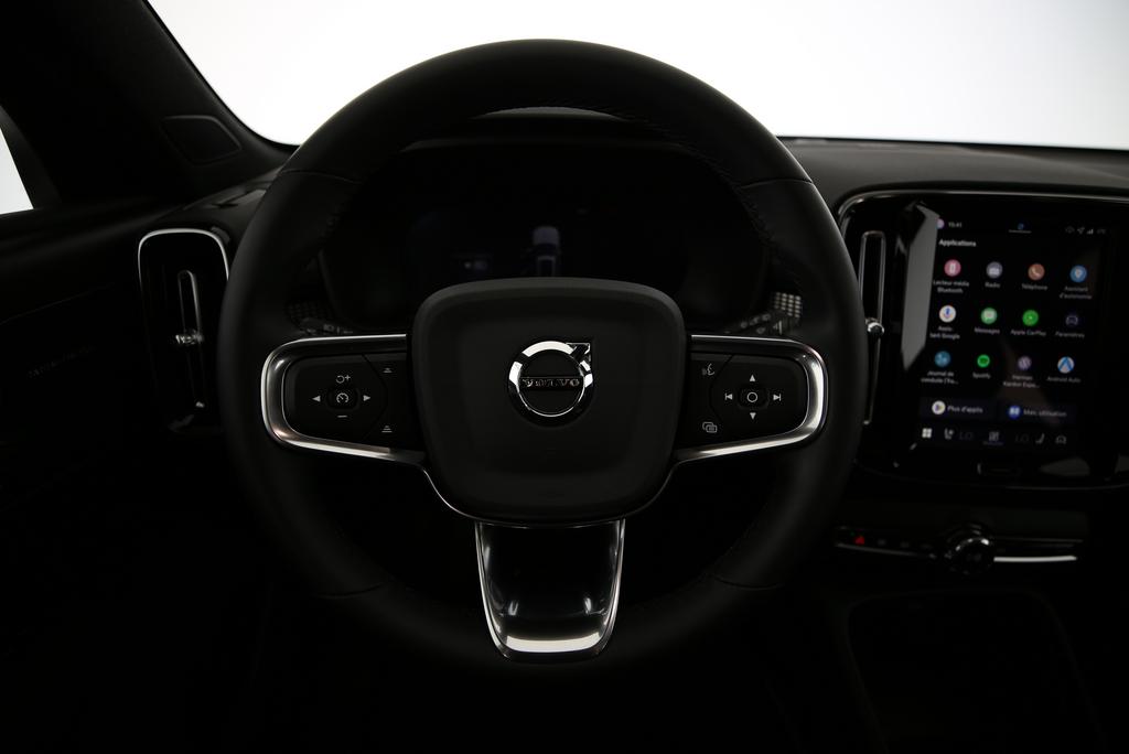 VOLVO EX40 Twin Black Edition AWD-image-5