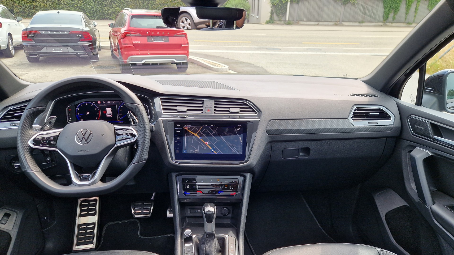 VW Tiguan 2.0TSI R-Line Black Design 4Motion DSG-image-7