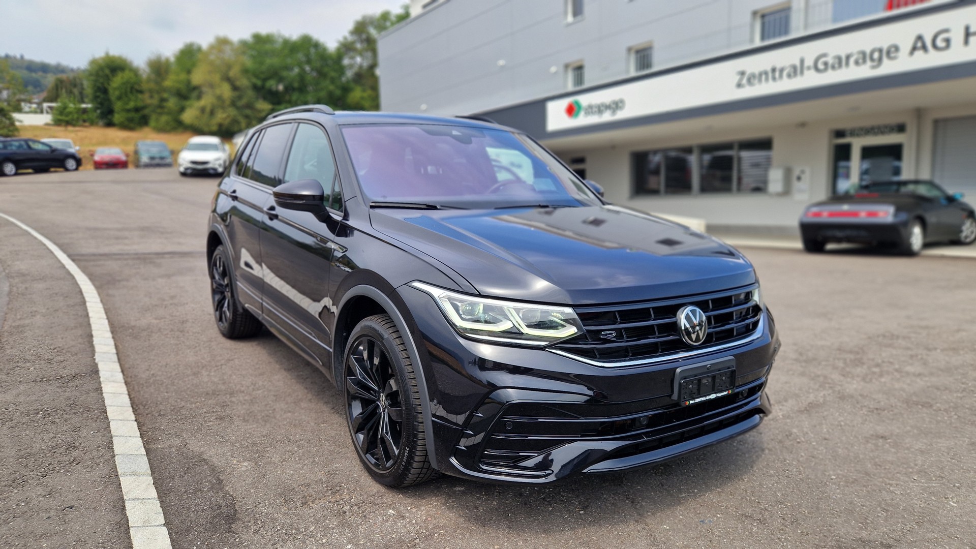 VW Tiguan 2.0TSI R-Line Black Design 4Motion DSG-image-0