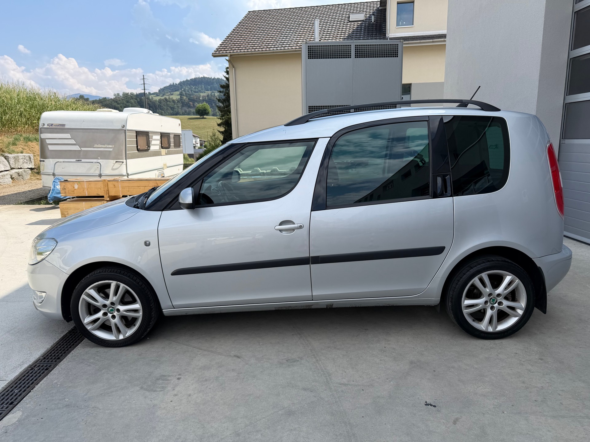 SKODA Roomster 1.2 TSI Family DSG-image-1