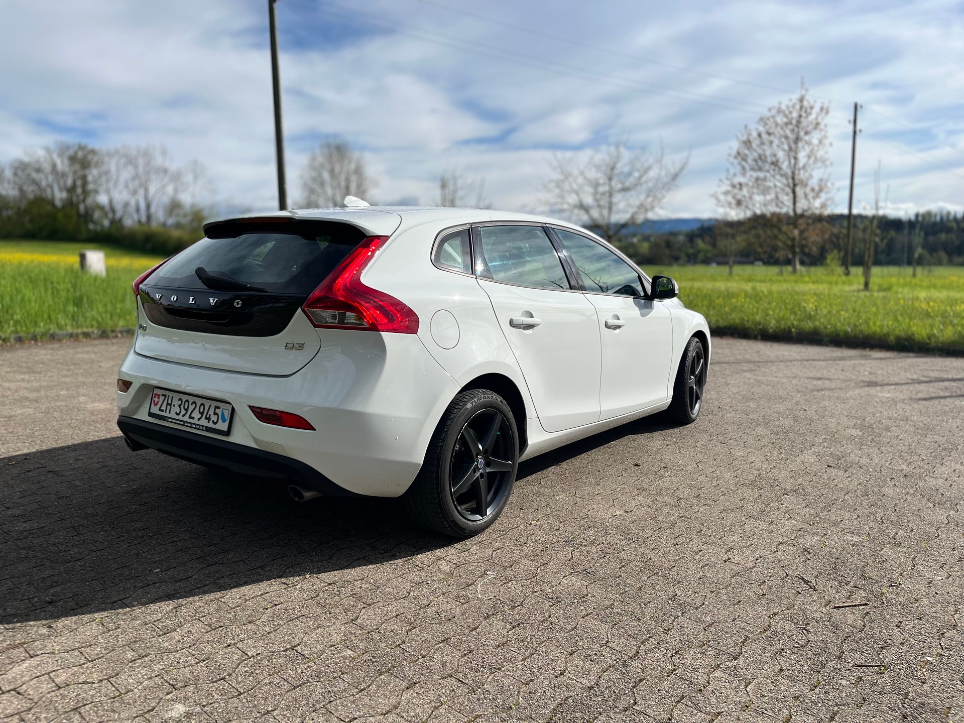 VOLVO 2.0 D3 Kinetic S/S-image-3