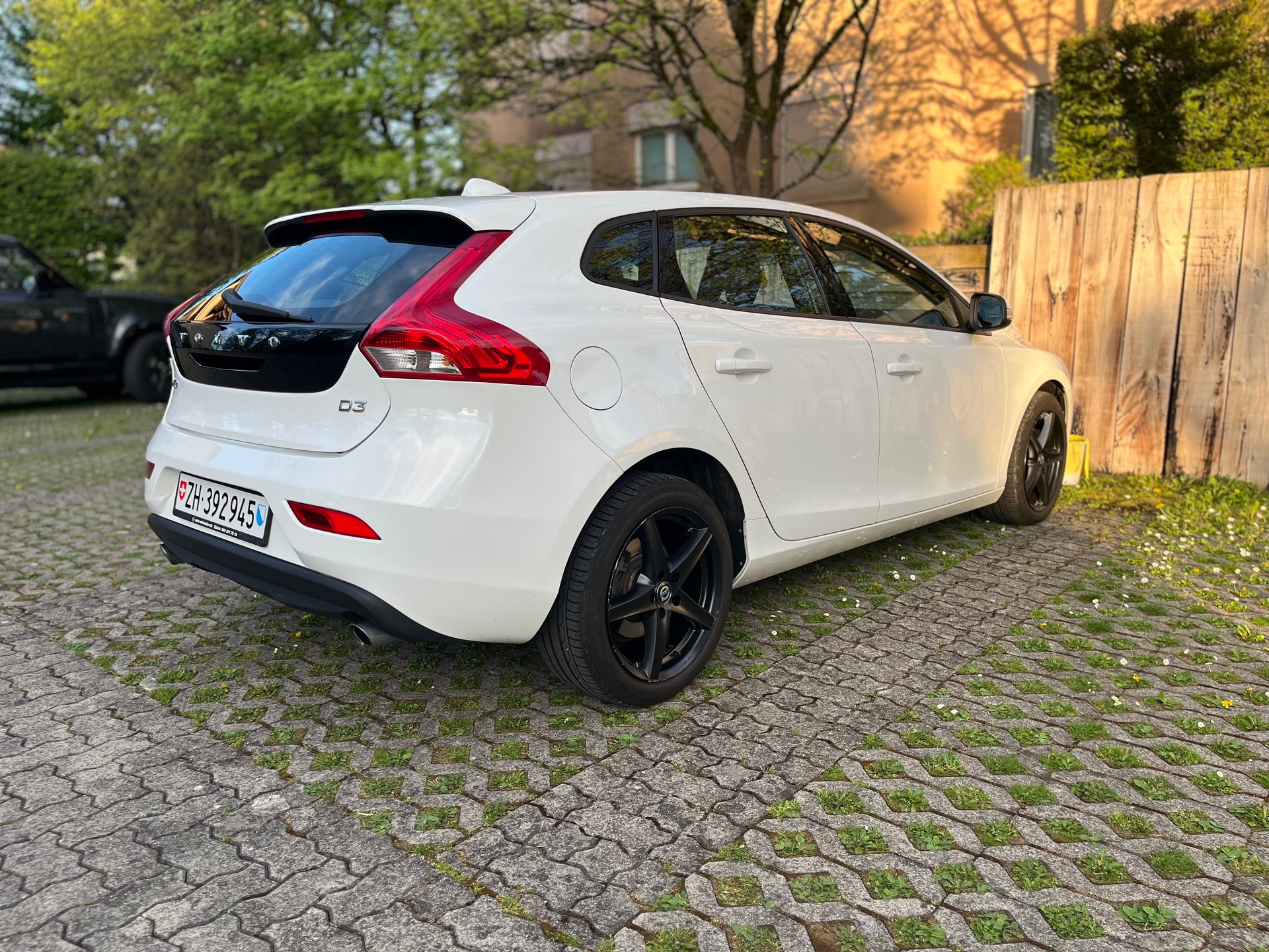 VOLVO 2.0 D3 Kinetic S/S-image-1