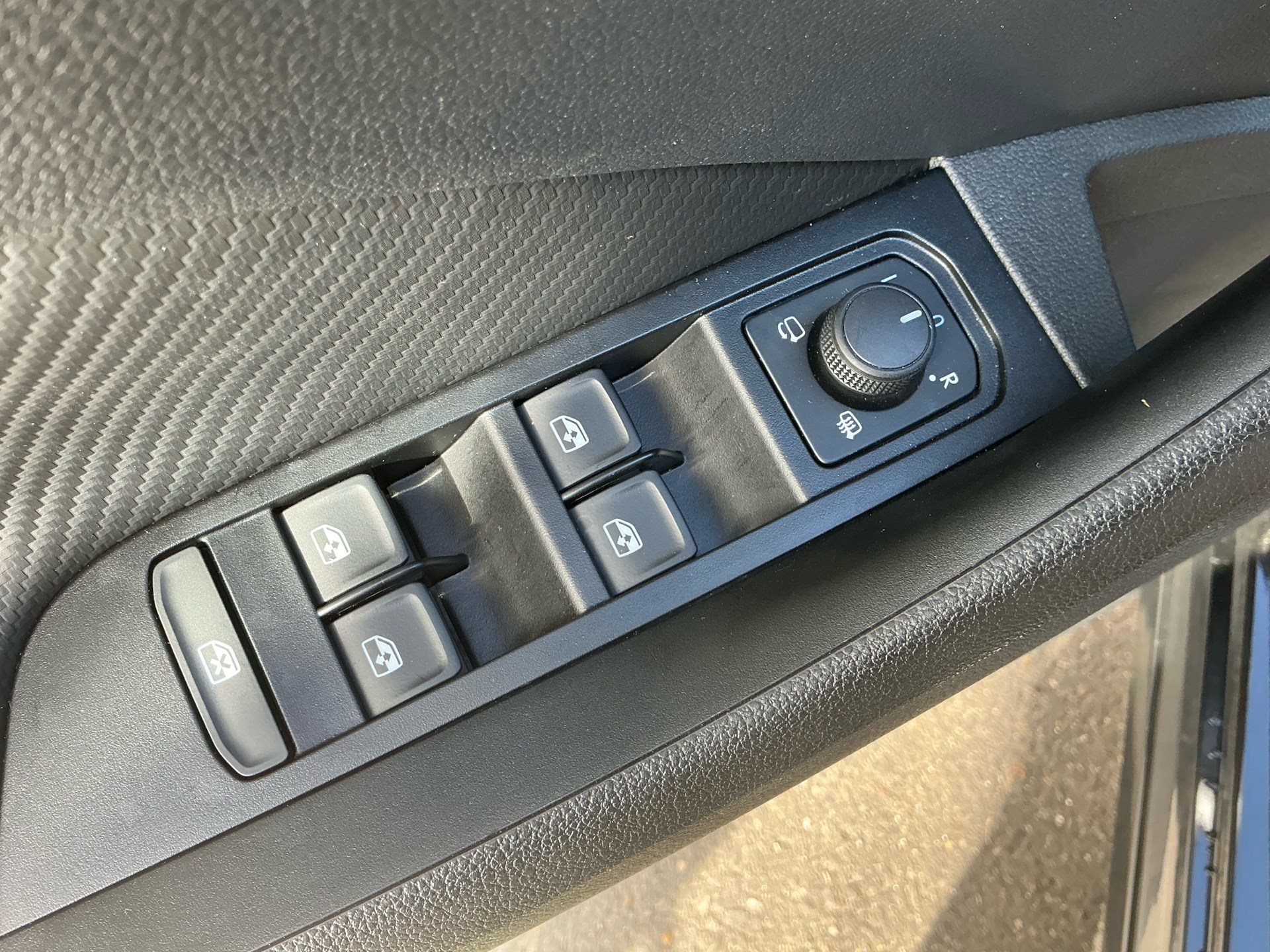 SKODA Kamiq 1.5 TSI MONTE CARLO *** 5 JAHRE SKODA WERKSGARANTIE ***-image-25