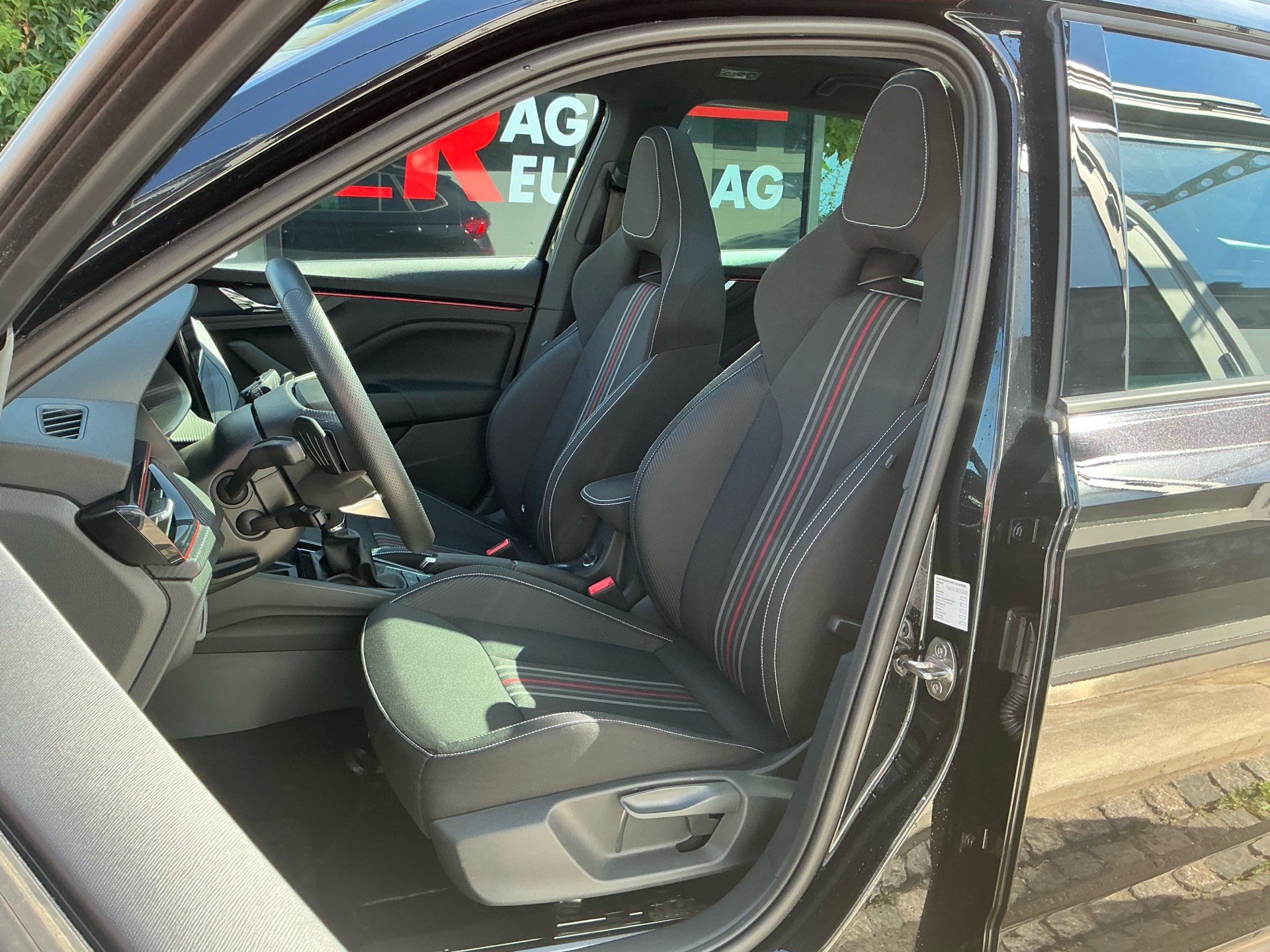SKODA Kamiq 1.5 TSI MONTE CARLO *** 5 JAHRE SKODA WERKSGARANTIE ***-image-7