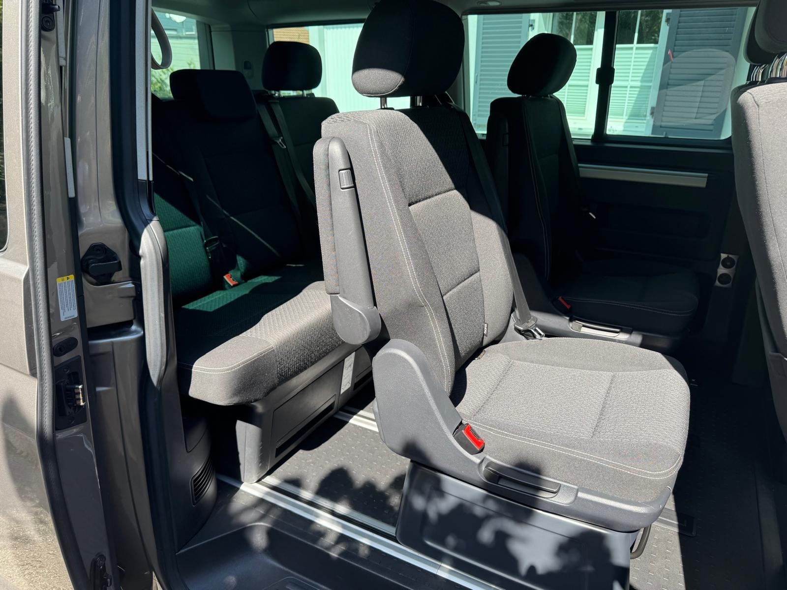 VW T6 California 2.0 TDI Beach DSG 7 Plätzer-image-14