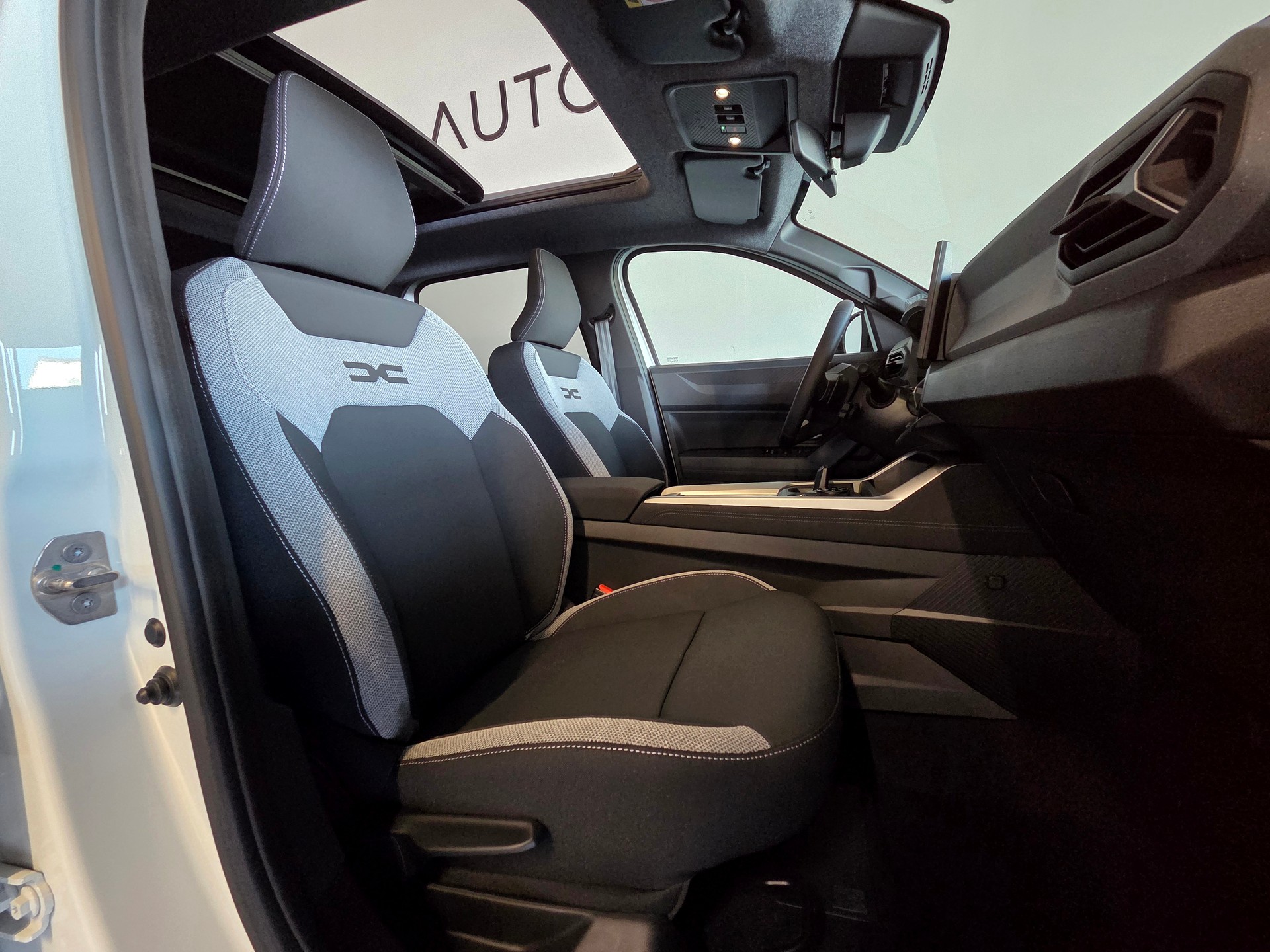 DACIA Bigster 1.2 Hybrid Journey 4WD-image-22