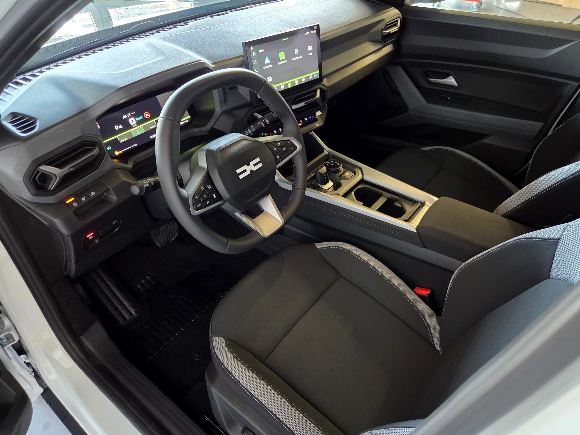 DACIA Bigster 1.2 Hybrid Journey 4WD-image-10