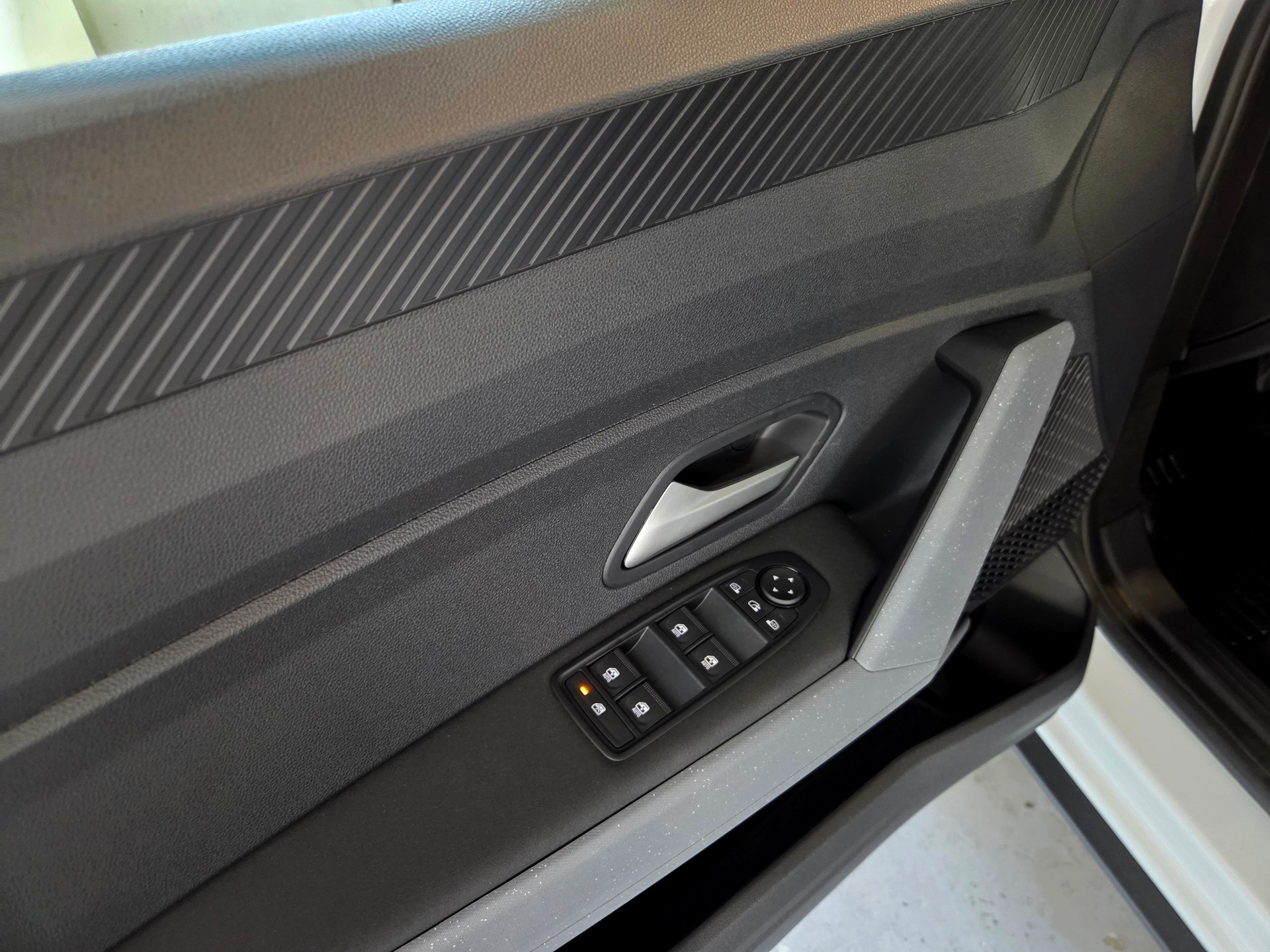 DACIA Bigster 1.2 Hybrid Journey 4WD-image-15