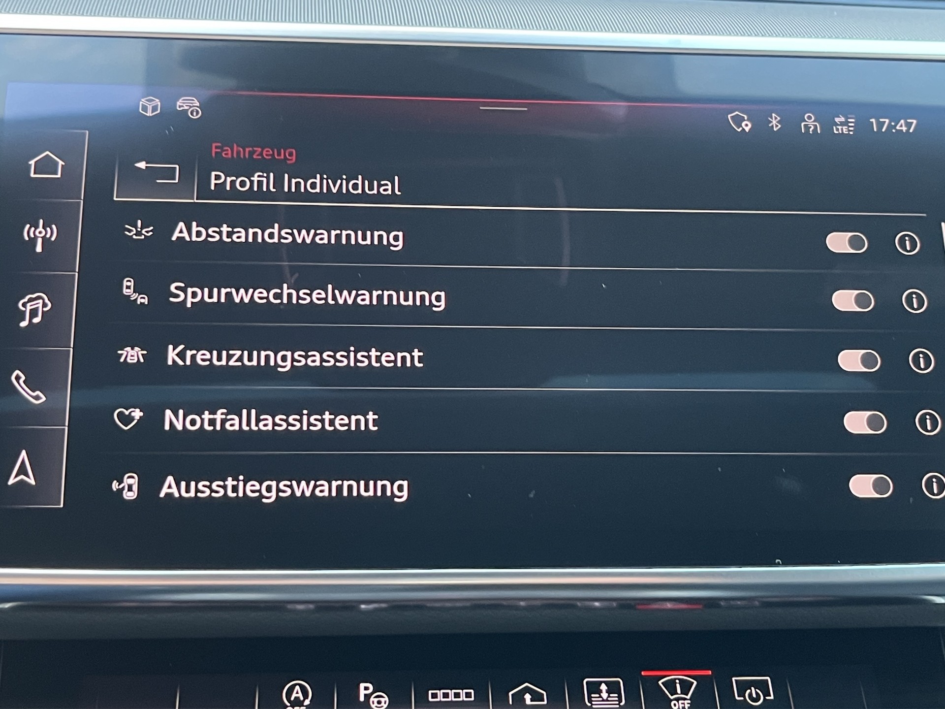 AUDI A8 50 TDI quattro tiptronic*Panodach, S-Sportsitze, Optikpaket-schwarz, 21"Alu, (5-Jahre Garantie)-image-28