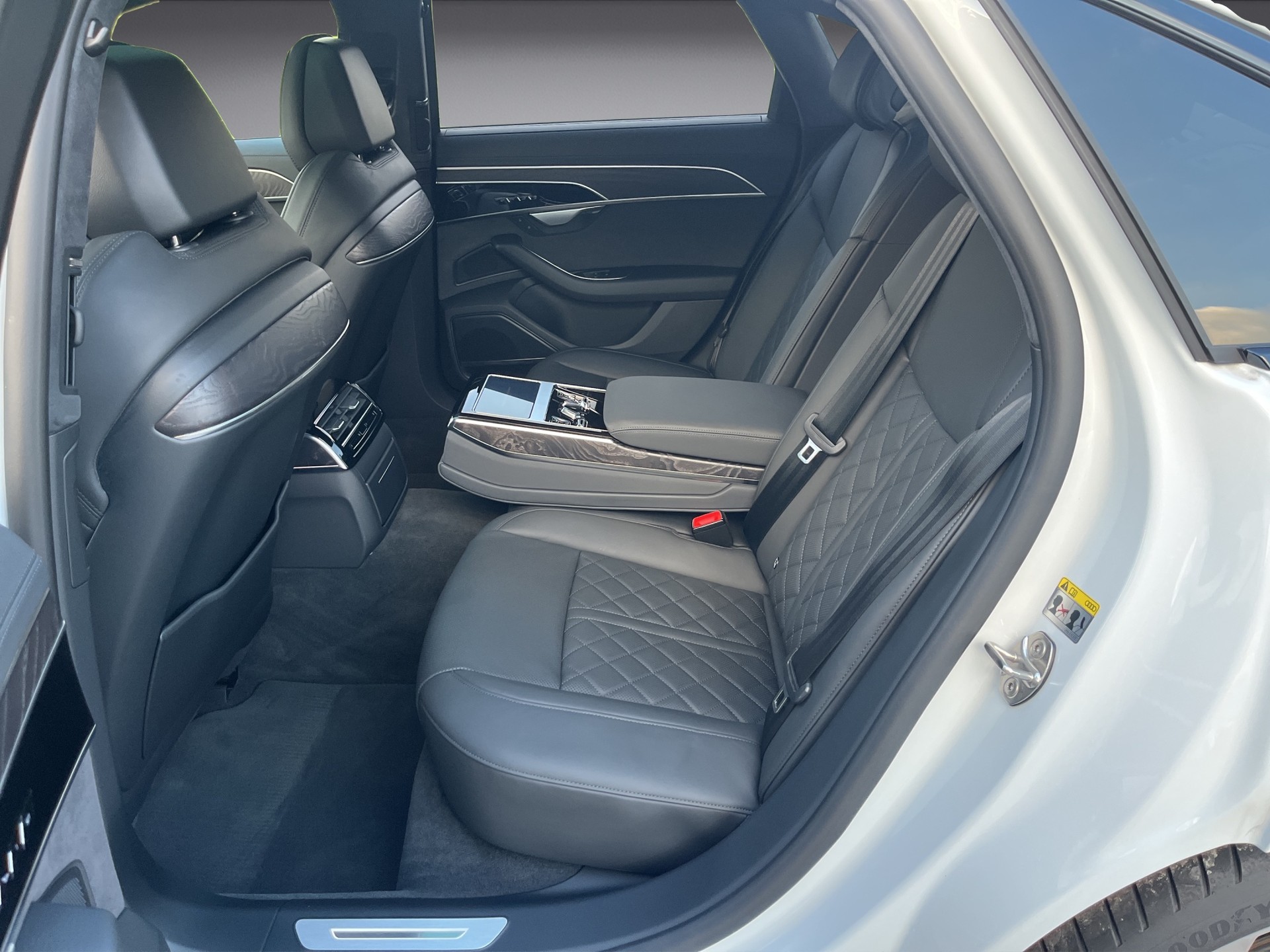 AUDI A8 50 TDI quattro tiptronic*Panodach, S-Sportsitze, Optikpaket-schwarz, 21"Alu, (5-Jahre Garantie)-image-11