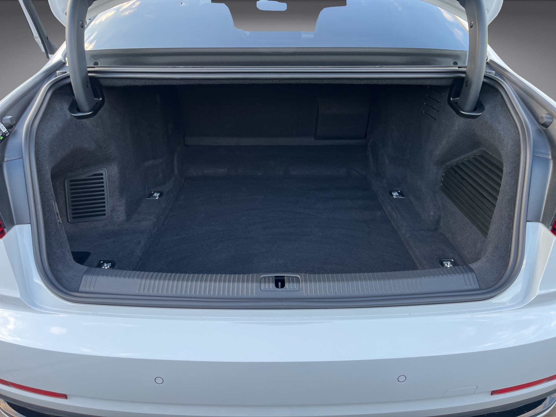 AUDI A8 50 TDI quattro tiptronic*Panodach, S-Sportsitze, Optikpaket-schwarz, 21"Alu, (5-Jahre Garantie)-image-17