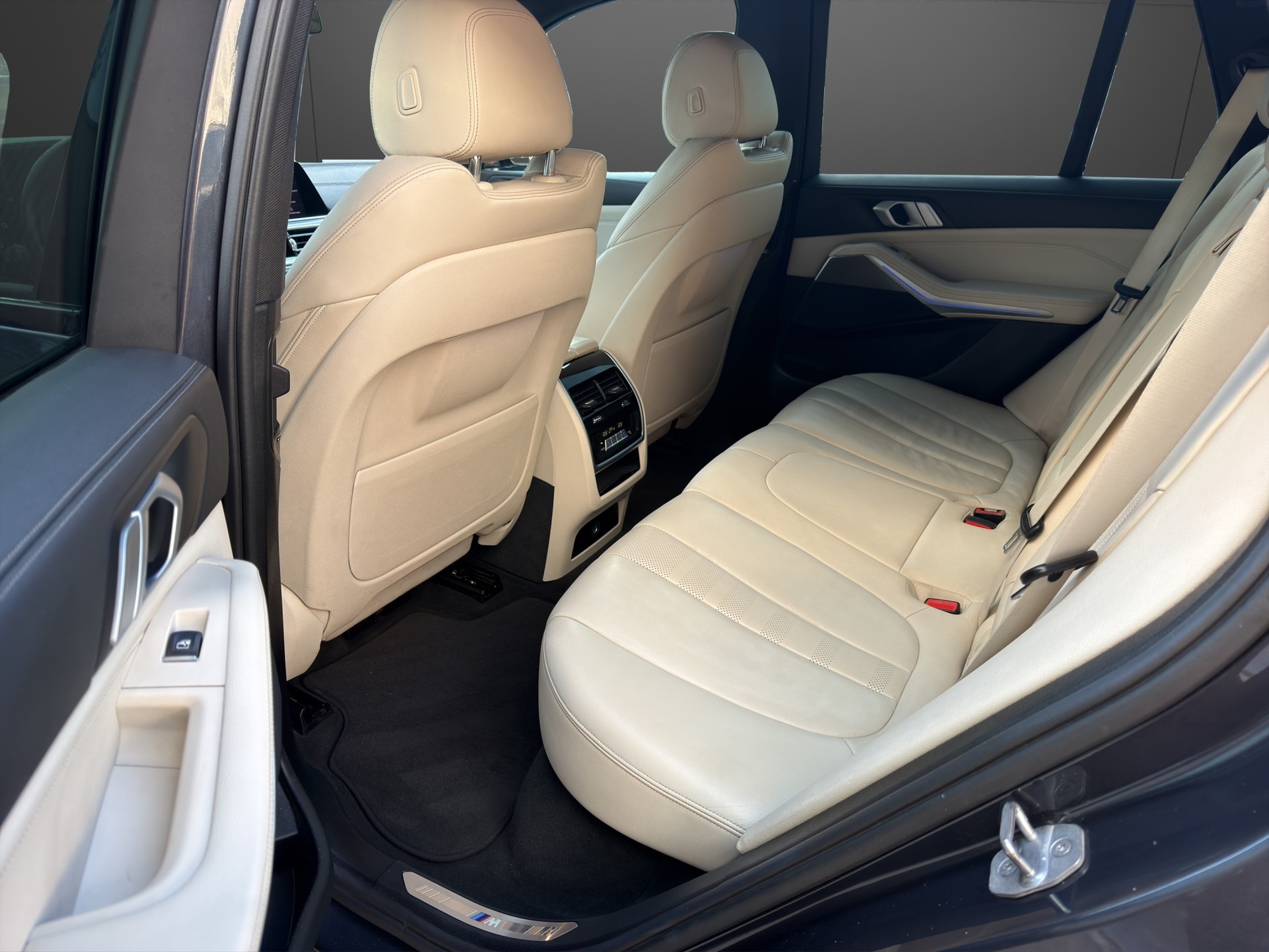 BMW X5 xDrive M50d Steptronic-image-9