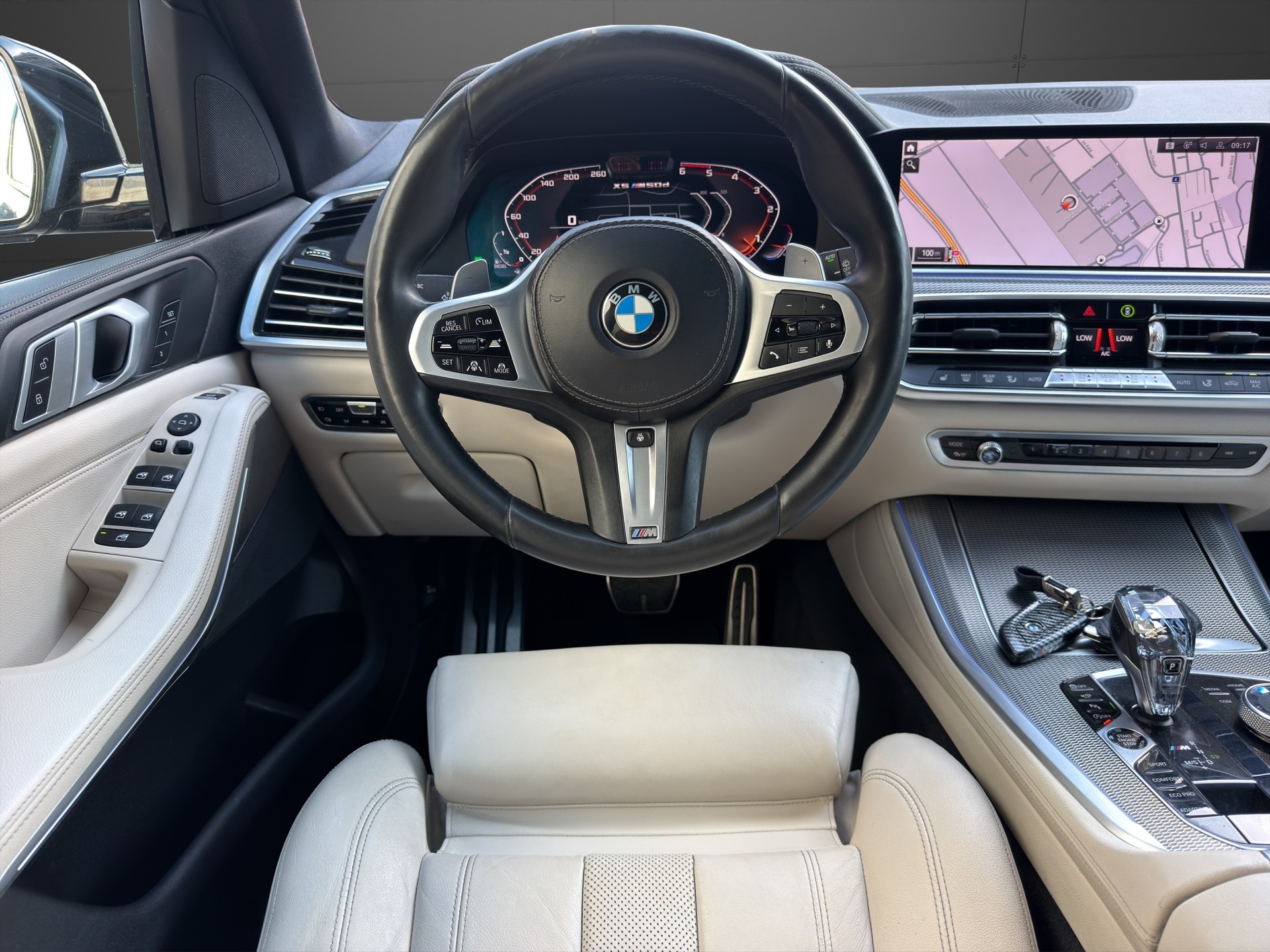 BMW X5 xDrive M50d Steptronic-image-13