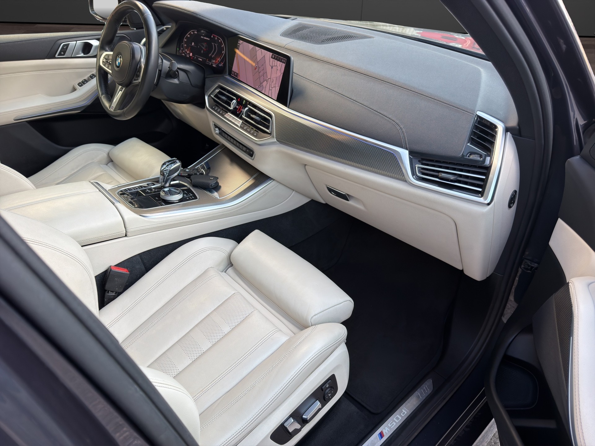 BMW X5 xDrive M50d Steptronic-image-12