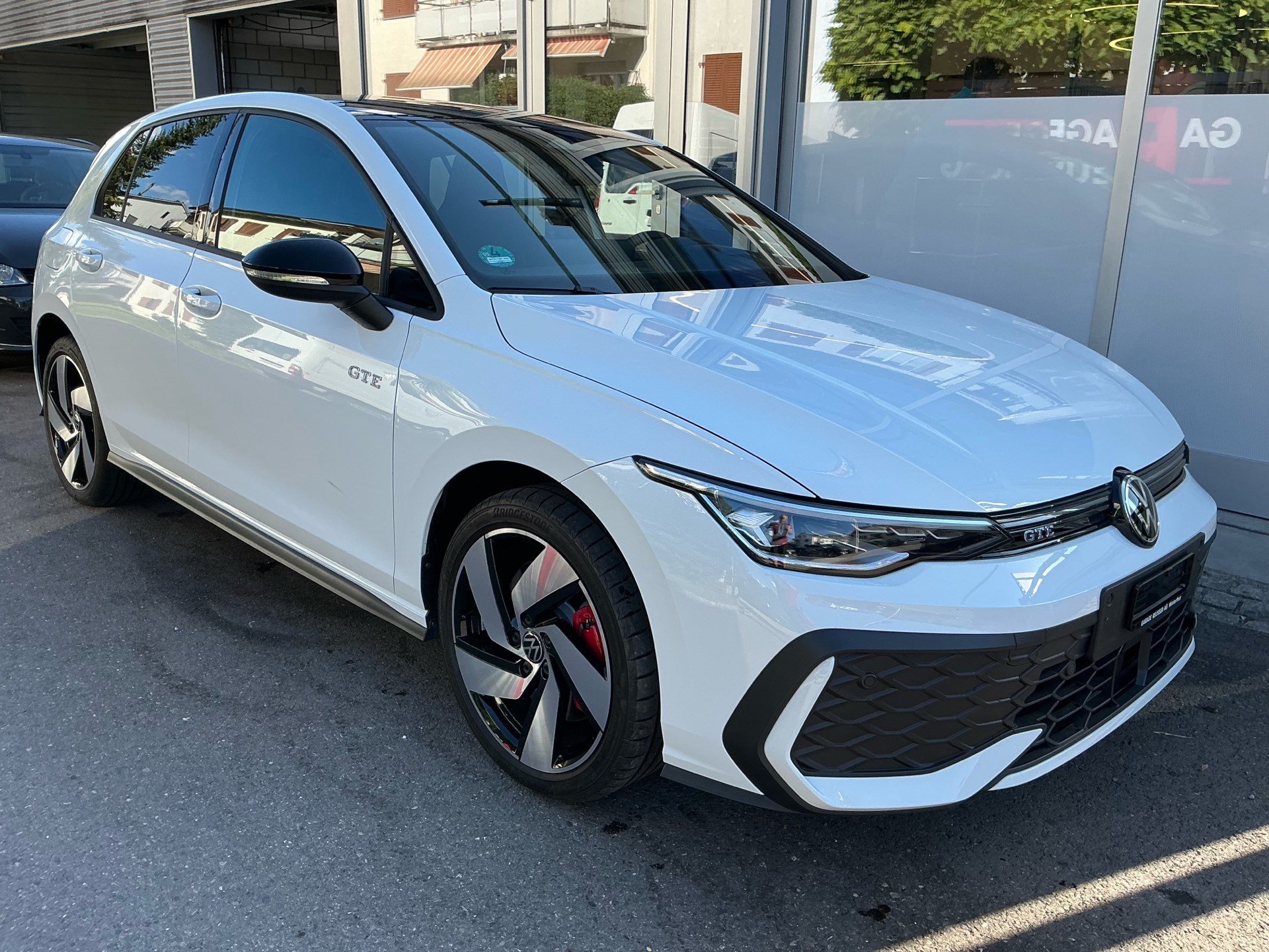 VW Golf GTE 1.5 TSI eHybrid 272PS GTE ***5 JAHRE VOLKSWAGEN WERKSGARANTIE***-image-2