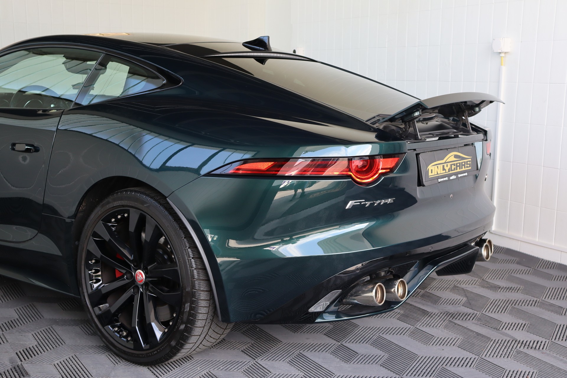 JAGUAR F-Type Coupé 5.0 V8 S/C R AWD Automatik-image-22
