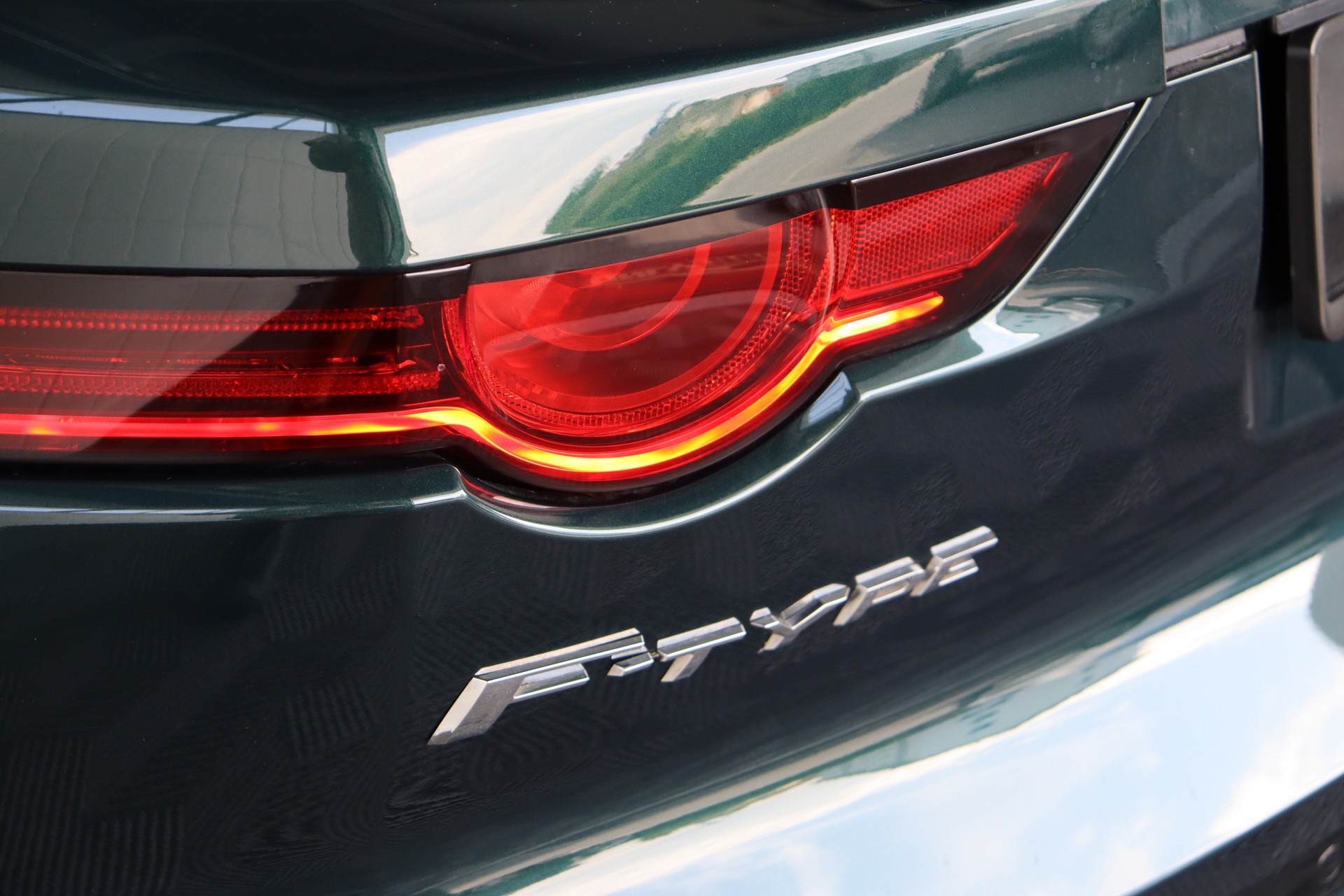 JAGUAR F-Type Coupé 5.0 V8 S/C R AWD Automatik-image-8