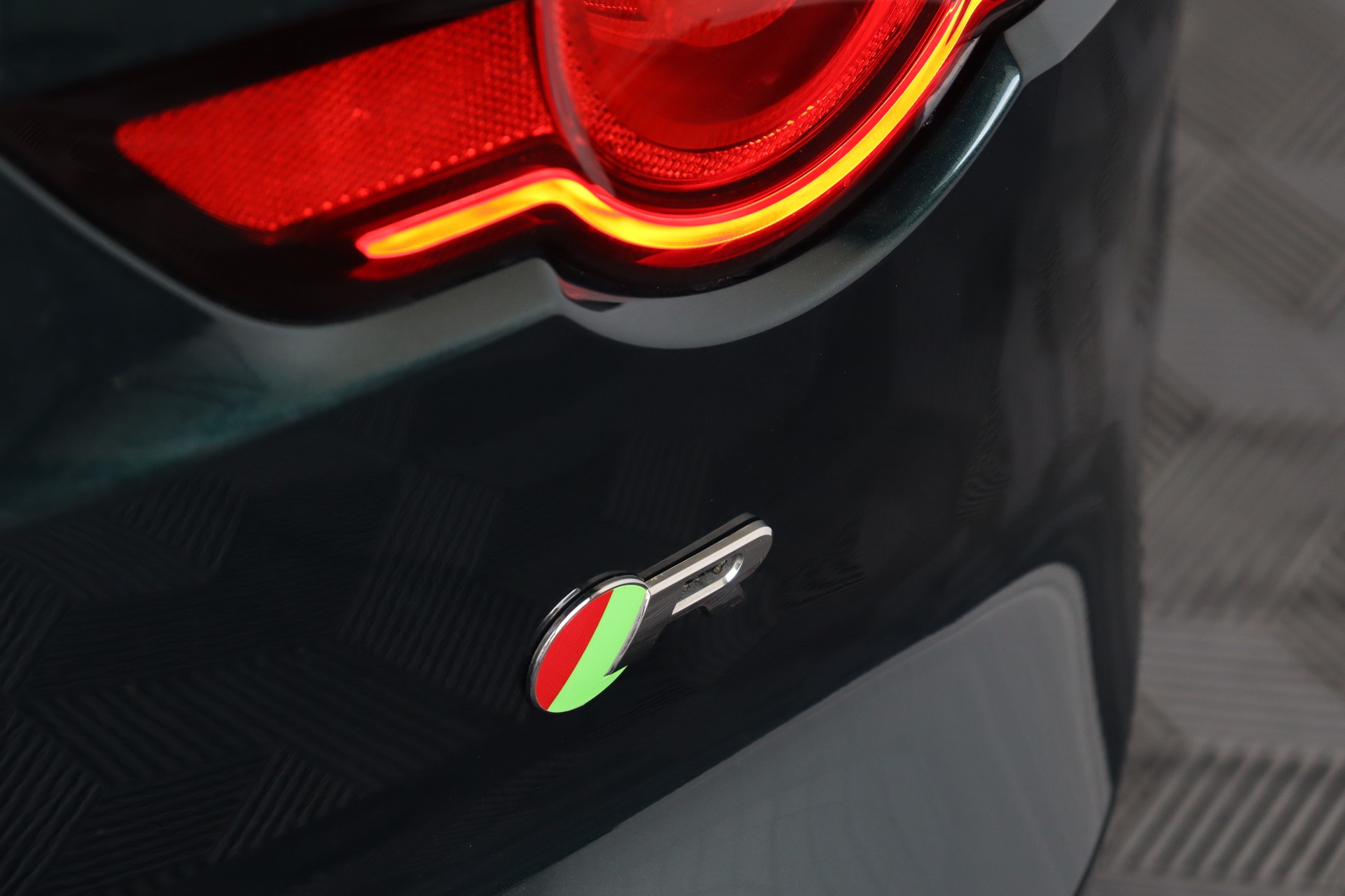 JAGUAR F-Type Coupé 5.0 V8 S/C R AWD Automatik-image-9
