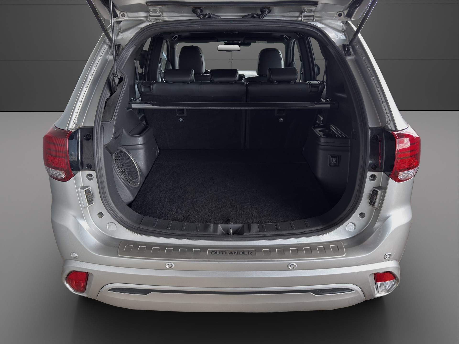MITSUBISHI Outlander 2.4 PHEV Diamond S-Edition 4WD Automatic-image-4